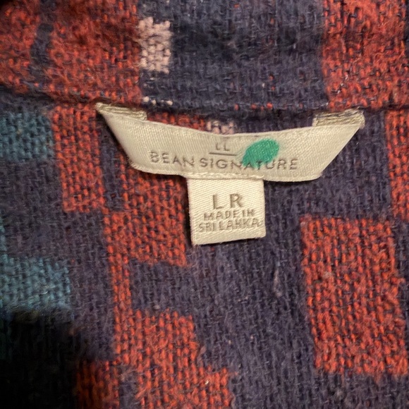 L.L. Bean Signature Red and Blue Patterned Top - Picture 2 of 8